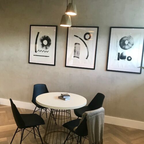 Bora_Chair_in_Black_with_Hex_concrete_Pendants